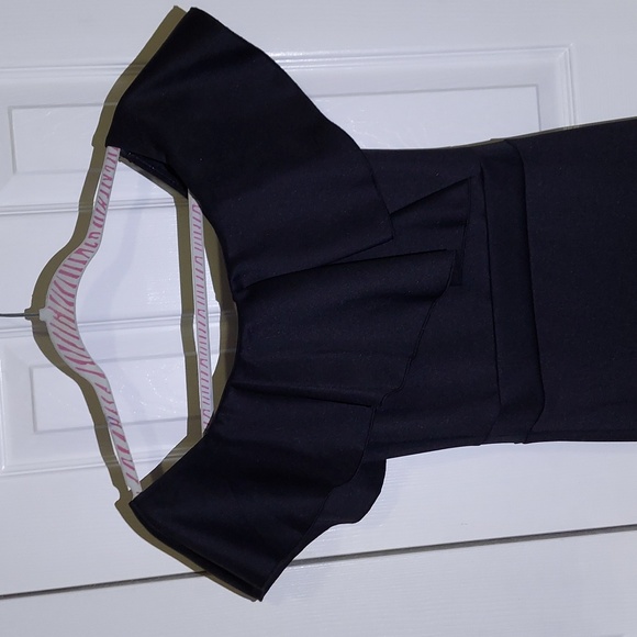 💗GOWN💗 high-low/ black/ off the shoulder - Picture 2 of 3